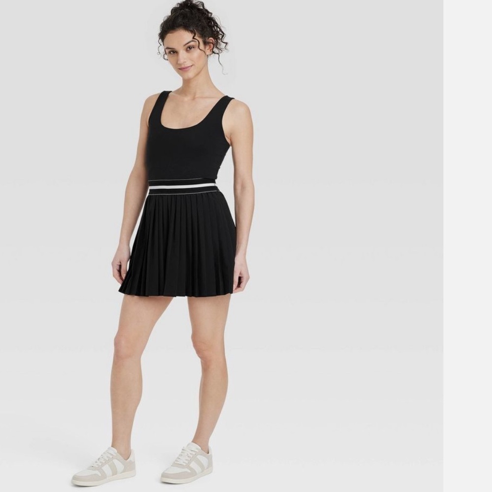 Chic Black Dress with White Waistband